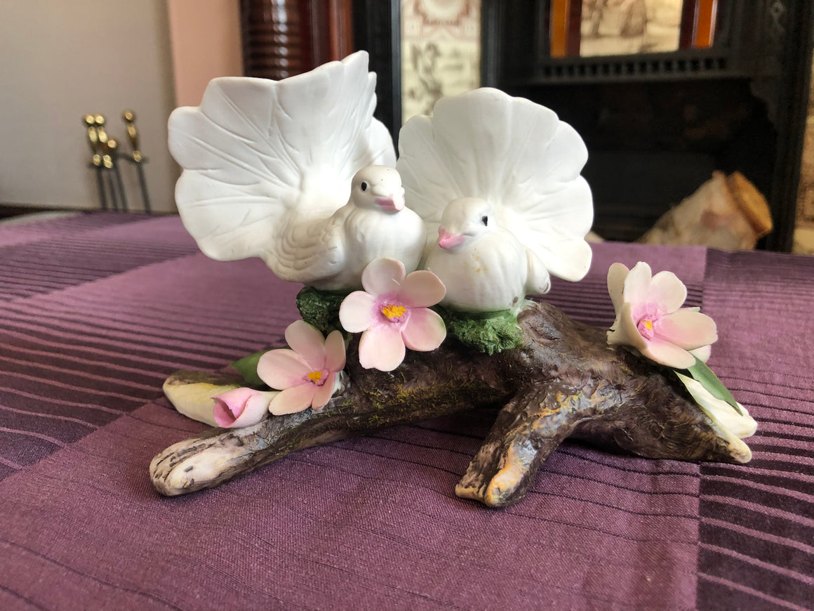 Vintage Dove Birds Statue