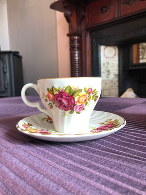 Set of 8 Vintage Cottage Rose Wood Sons Ironstone Tea Cups and Saucers