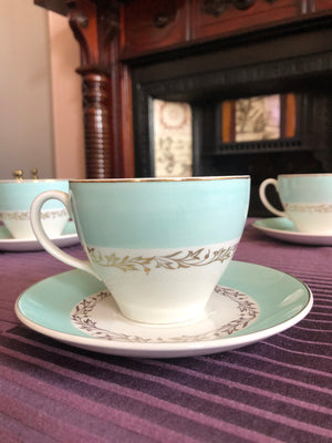 Set of 4 Snowhite Johnson Bros Tea Coffee Cups and Saucers