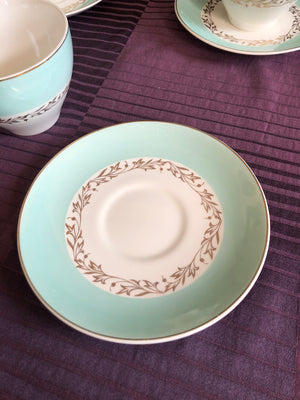 Set of 4 Snowhite Johnson Bros Tea Coffee Cups and Saucers