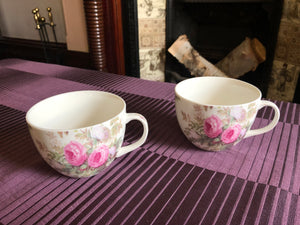 Set of 2 Victoria and Albert Museum London Fine China Collection Mugs