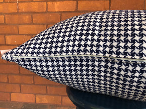 Annette - Blue and White Houndstooth Pillow Cover - 20x20 - Maa-Kal Boutique Canada