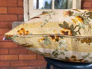 Francoise - Linen Beige Floral Pillow Cover- 20x20 - Maa-Kal Boutique Canada