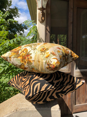 Albina - Beige Zebra Patterned Pillow Cover- 20x20 - Maa-Kal Boutique Canada