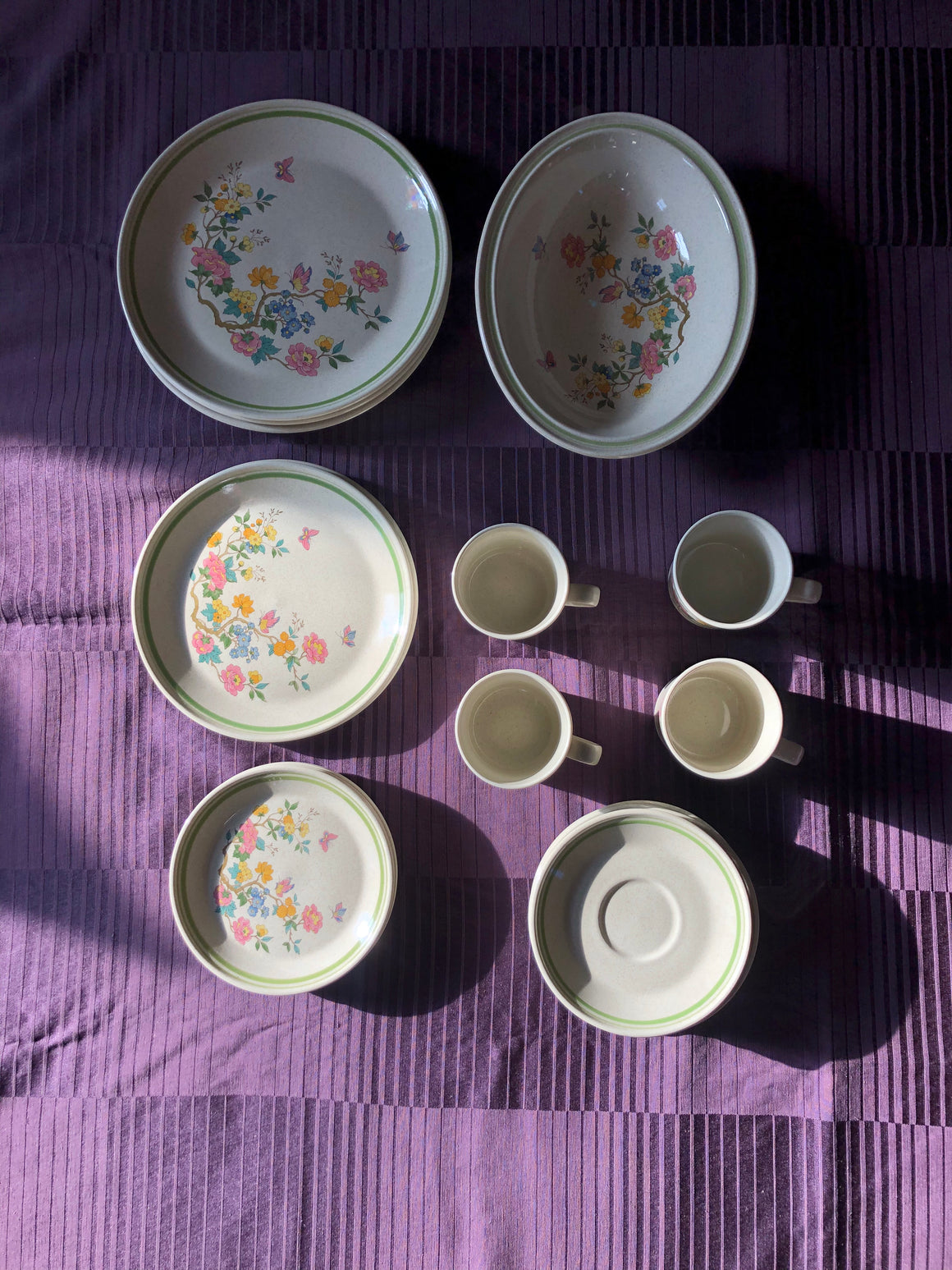 Vintage 20-Piece Dinnerware Royal Albert England Summer Solitude Set