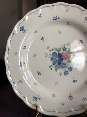 Vintage Set of 8 Plates - Provincial Designs Nikko Dauphine
