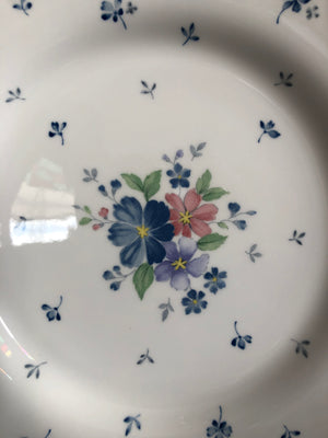 Vintage Set of 8 Plates - Provincial Designs Nikko Dauphine