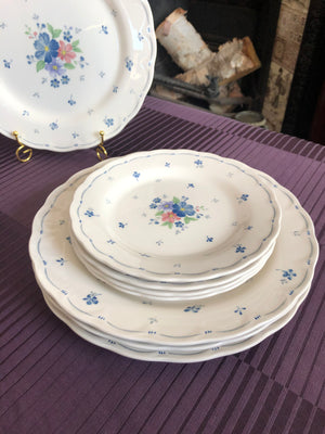 Vintage Set of 8 Plates - Provincial Designs Nikko Dauphine