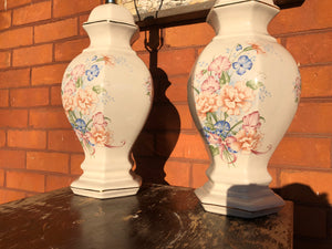 Vintage Set of 2 Beige Floral Vintage Lamps