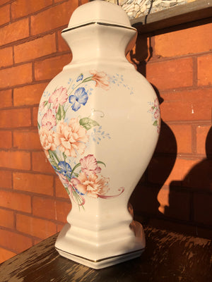 Vintage Set of 2 Beige Floral Vintage Lamps