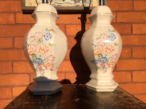 Vintage Set of 2 Beige Floral Vintage Lamps