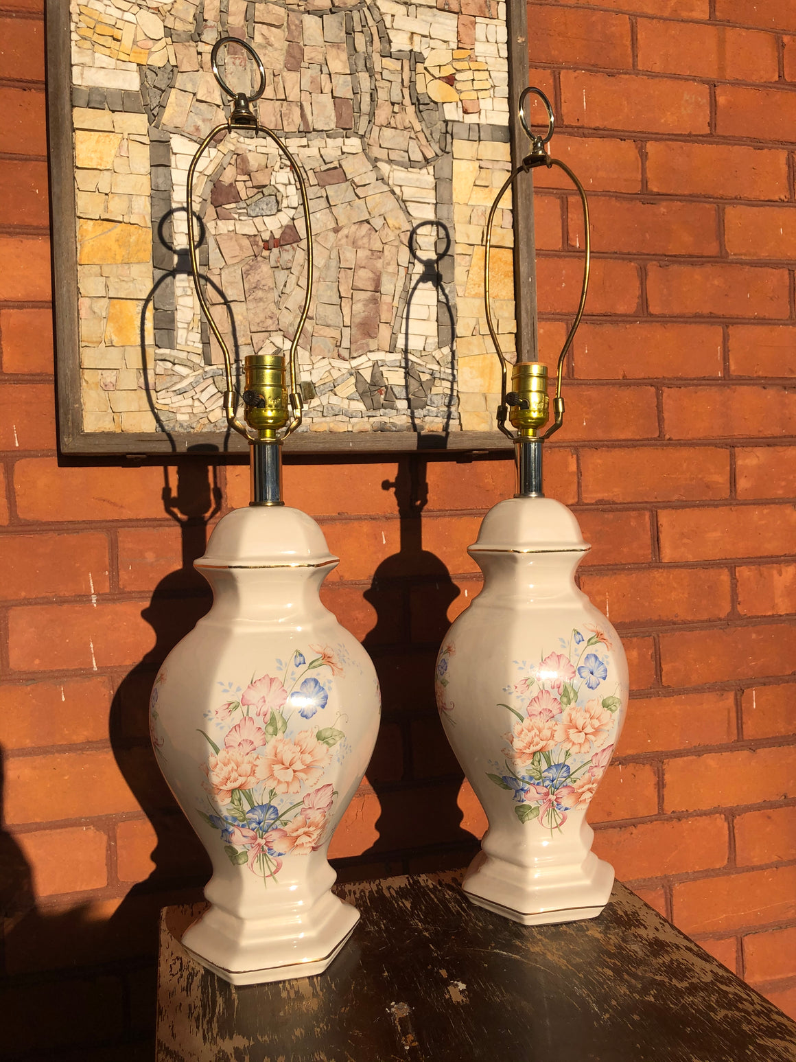 Vintage Set of 2 Beige Floral Vintage Lamps
